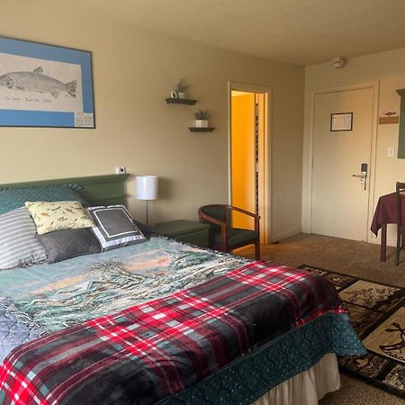 The Kenai Inn Екстериор снимка